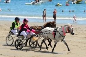 Onetangi Beach Races